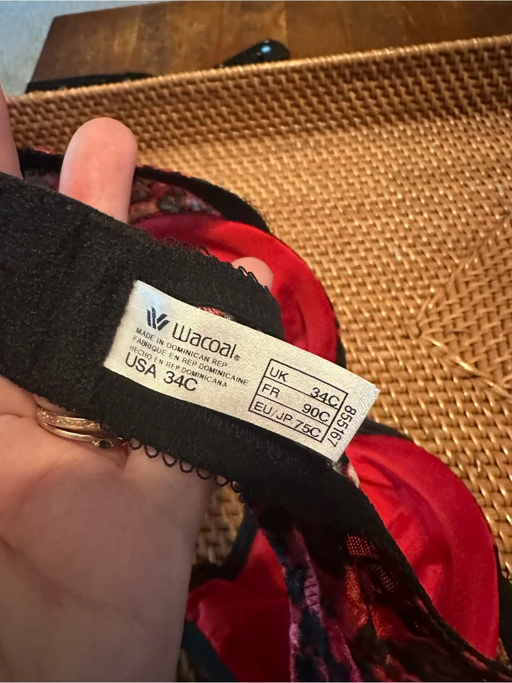 Wacoal Susan G. Komen 34C Underwire Bra NWOT Pink Ribbon Supportive